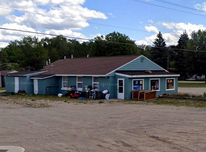Wharffs Dinner Bell - 557 M-93 Street View (newer photo)